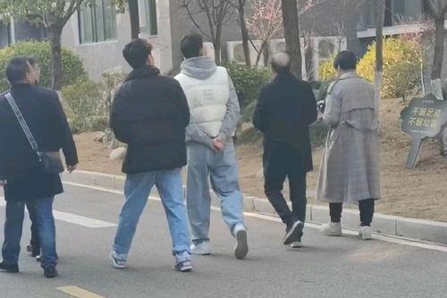 文安吃瓜事件网红,网红引发的网络狂欢与反思 第1张 文安吃瓜事件网红,网红引发的网络狂欢与反思 第1张